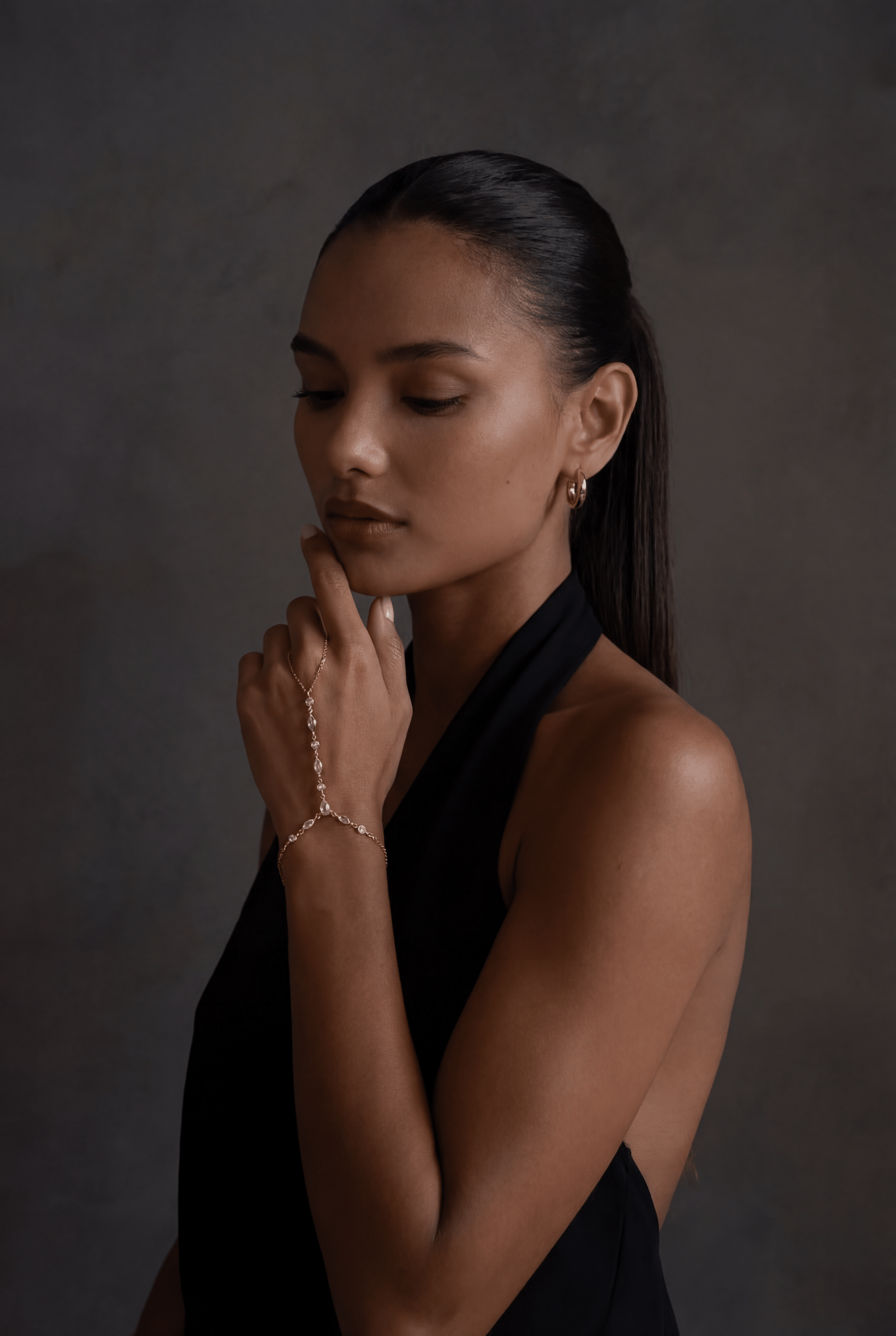 LUNA HAND CHAIN - Kumaya Amsterdam